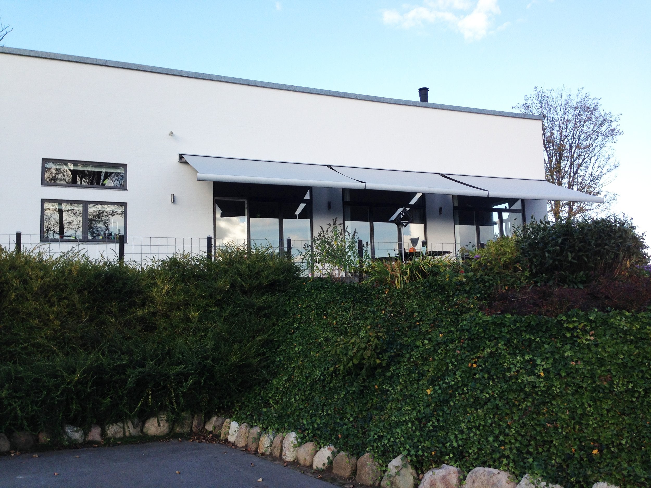 OUTLET TILBUD / AluxMarkise 293x250 cm - Natureloxeret markise med råhvid nist dug(7972)